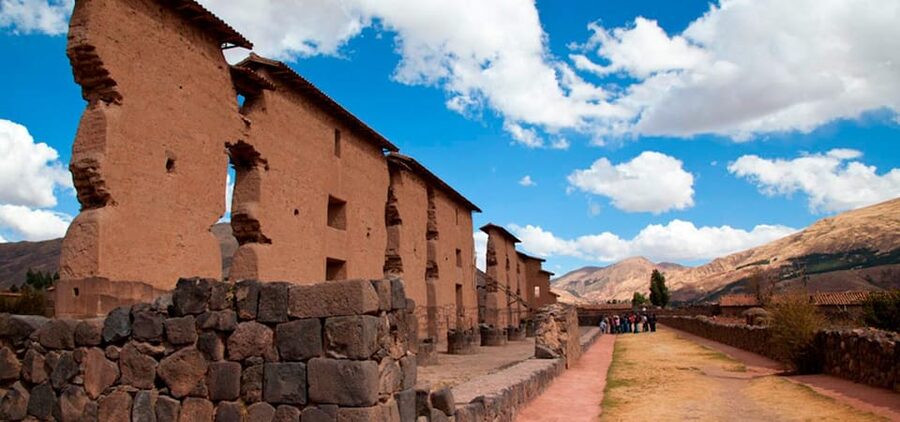 Cusco: Scenic Route of the Sun to Puno with Buffet Lunch - Abra La Raya at the highest point