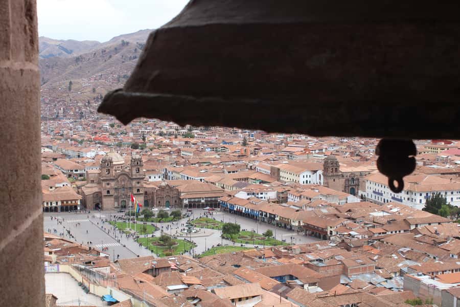 Cusco: Sightseeing Tour of the City on an Open-Top Bus - Alpaca wool, souvenirs, and the sales stop