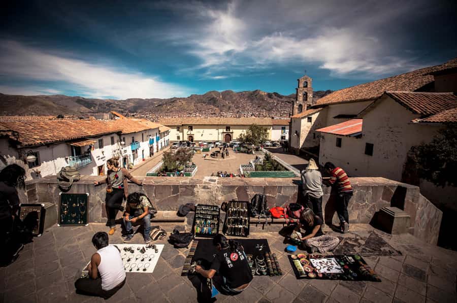 Cusco: Walking Tour Cusco - Plaza Regocijo and the patio of joy