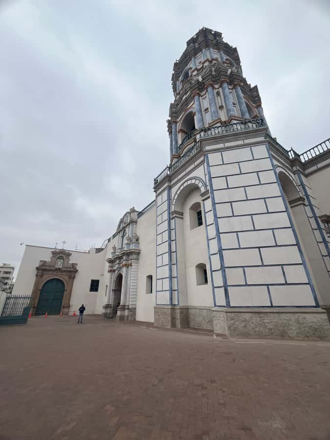 Enjoy Lima Walking Historic Center, Plaza San Martin and Plaza de Armas - Why this short Lima walk works