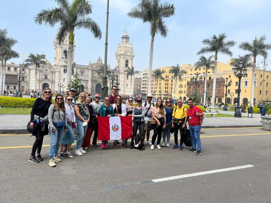 Enjoy Lima Walking Historic Center, Plaza San Martin and Plaza de Armas - Meeting at Gran Hotel Bolívar and Plaza San Martín