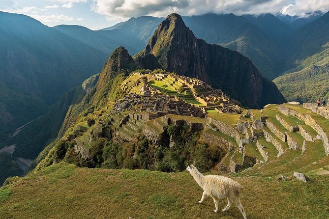 Epic Machu Picchu 2-Day Adventure by Car with Overnight Stay - From Cusco through the Sacred Valley