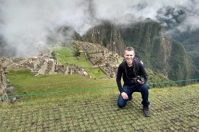 Essential Machu Picchu Full Day Tour - The 1-hour-45-minute train to Aguas Calientes