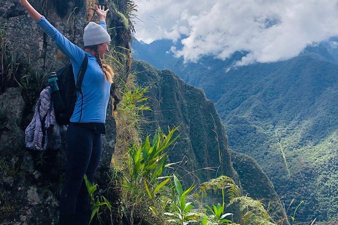 Exclusive Huayna Picchu Tour in 1 Day from Cusco - Reaching Machu Picchu before the heat
