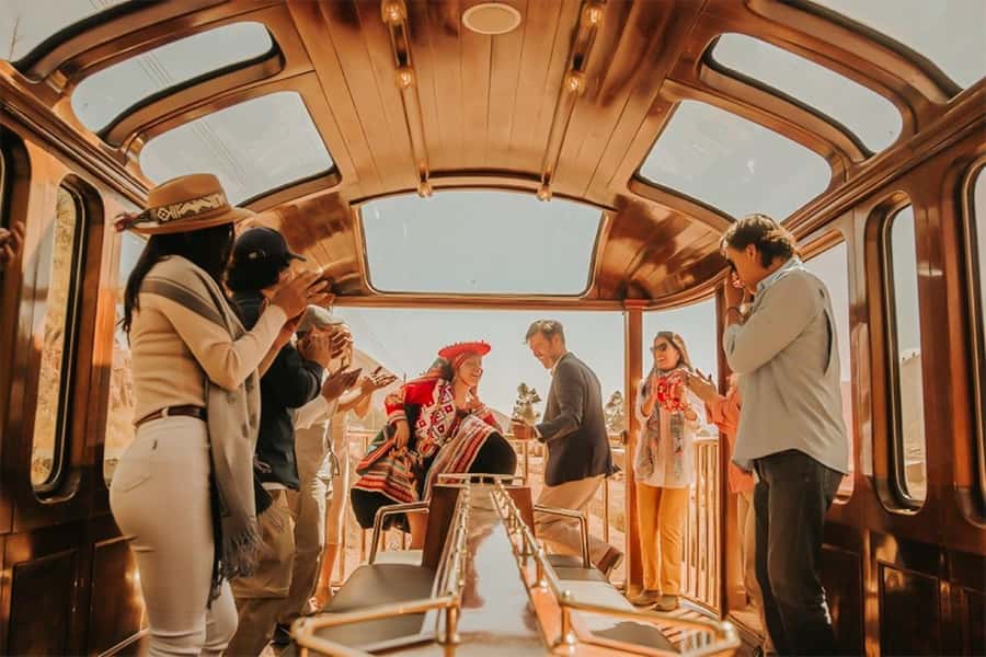Excursion Cusco - Puno - Titicaca Observatory Train - Who will enjoy this train most