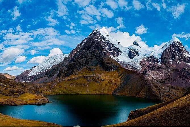 Excursion to Ausangate & 7 lakes with Coca Ceremony |Private| - A coca leaf ceremony beside the first lagoon