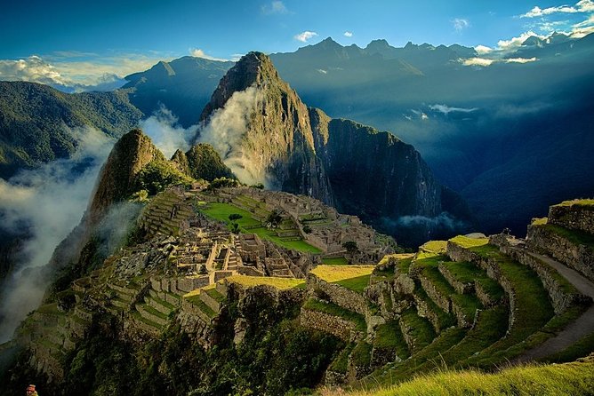 Excursion to MachuPicchu from Cusco with lunch | Private Service| - The Expedition train to Aguas Calientes