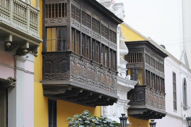 Experience Lima: Taste 12 Snacks and Visit Top Monuments - Plaza de Armas brings the major landmarks together