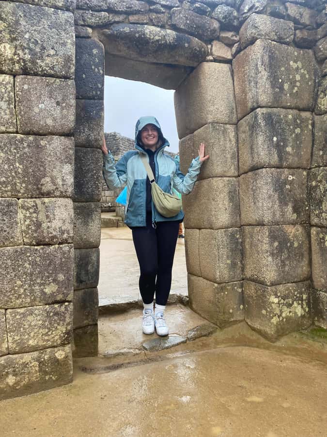 From Aguas Calientes: Machu Picchu guided tour with tickets - Languages, timing, and group style