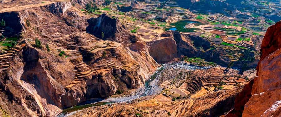 From Arequipa: 2-Day Colca Canyon Trekking Tour - Cruz del Cóndor and the first canyon views