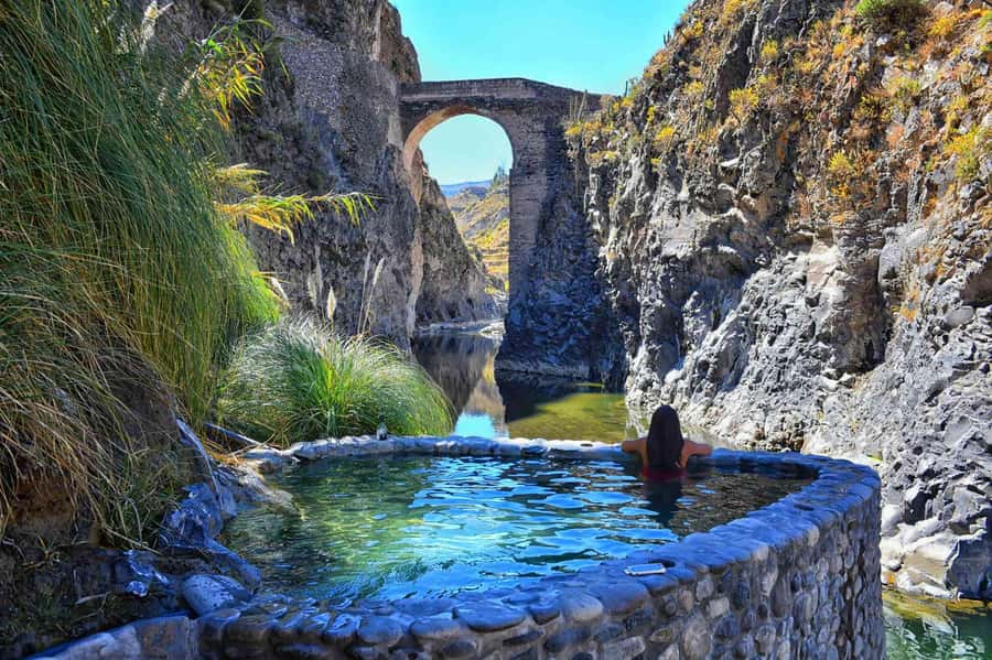 From Arequipa: Colca Valley & Thermal Baths Small-Group Trip - Breakfast in Chivay and the road into the valley