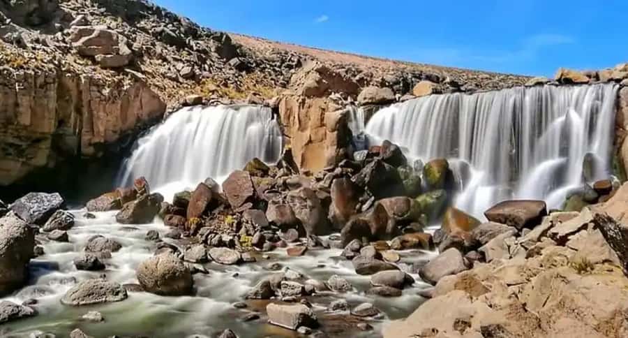 From Arequipa: Road to Pillones Waterfall - Pampa de Arrieros and Patahuasi on the way
