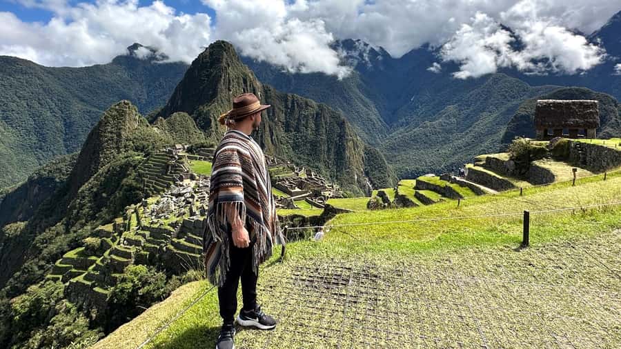 From Cusco: 2-Day Trip to the Sacred Valley and Machu Picchu - Machu Picchu with a guide