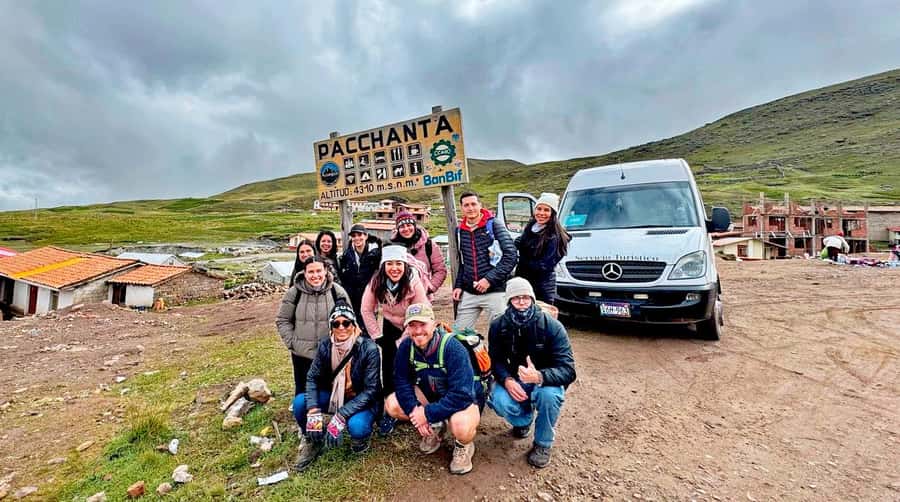 From Cusco: 7 Lakes Ausangate Trek with Breakfast and Lunch - The 4:00 am start and the road to Pacchanta