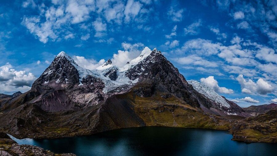 From Cusco: Ausangate 7 Lakes Tour with Meals - A long walk with a manageable group