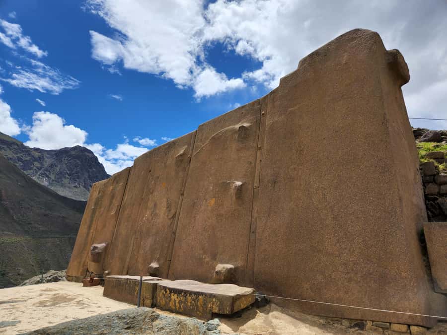 From Cusco: Chinchero, Moray, Maras and Ollantaytambo - Chinchero: Inca walls and alpaca wool