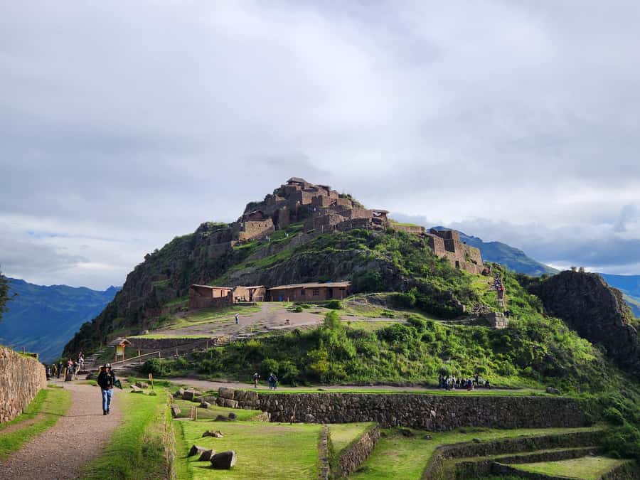 From Cusco: Chinchero, Moray, Maras, Ollantaytambo and Pisaq - The guide can make or break a fast schedule