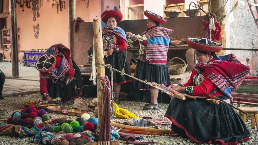 From Cusco: Chinchero Weavers, Moray, Maras Salt Mines Tour - Who will get the most from this tour