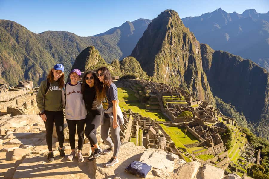 From Cusco: One-Day Round Trip to Machu Picchu by Train - From Cusco to Ollantaytambo before sunrise