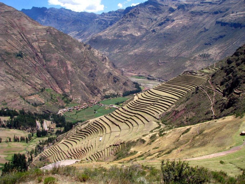 From Cusco: Sacred Valley Group Tour with Buffet Lunch - Ollantaytambo’s military and religious past