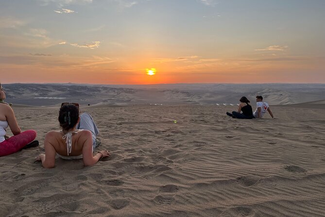 From Huacachina: Sunset buggy and sandboarding - Meeting at La Casa de Bamboo at 4:00 pm