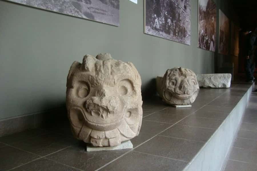 From Huaraz: Chavín de Huantar & Chavín Museum Day Trip - Exploring the Chavín archaeological monument