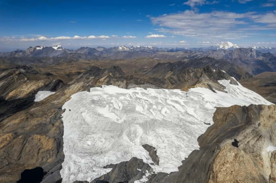 From Huaraz: Tour to the Pastoruri Glacier and Puya Raimondi - Puya Raimondi, the giant plant that gives the route character