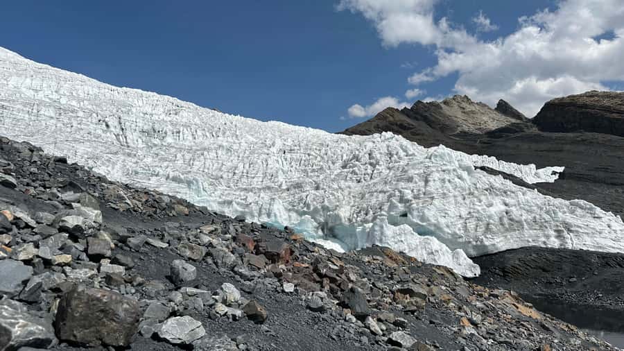 From Huaraz: Tour to the Pastoruri Glacier and Puya Raimondi - From Huaraz to the Cordillera Blanca views at Parco