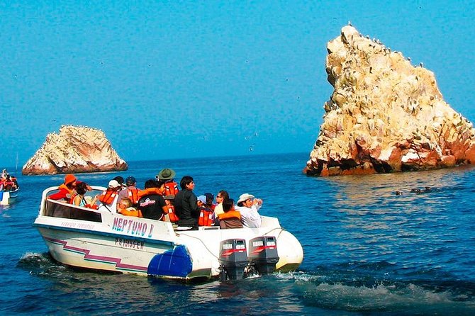 From Lima: Ballestas, Nazca Lines & Huacachina Oasis - One day from Lima to Peru’s desert coast