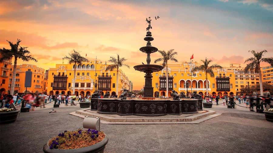 From Lima: City tour Prehispanic + Colonial & Modern Lima - Lima in three chapters, from Huaca Pucllana to Larcomar