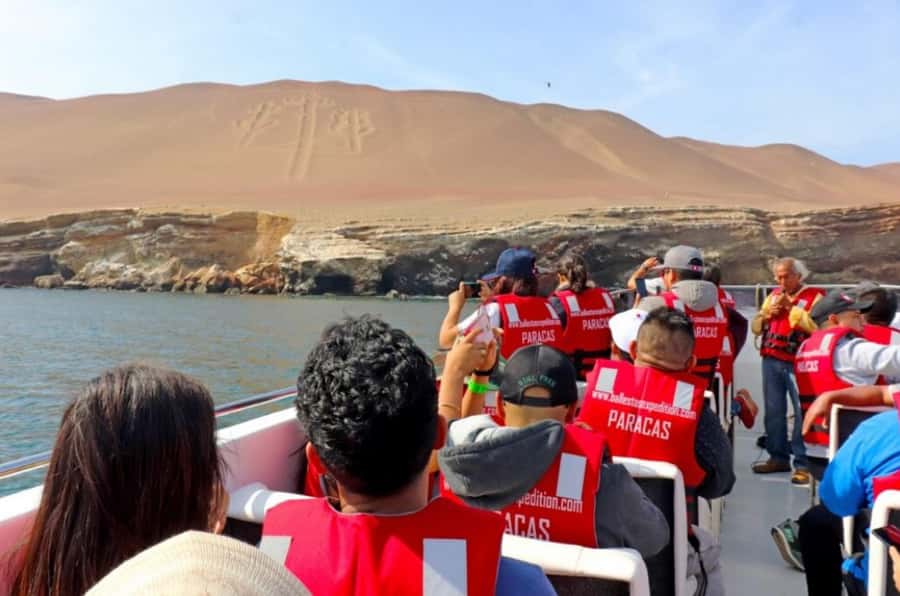 From Lima: Full Day to Paracas and Huacachina Desert Oasis - The long ride back to Lima