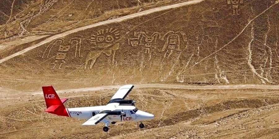 From Lima: Nazca Lines Flight with Huacachina Oasis Tour - From Lima to the dry world of Ica