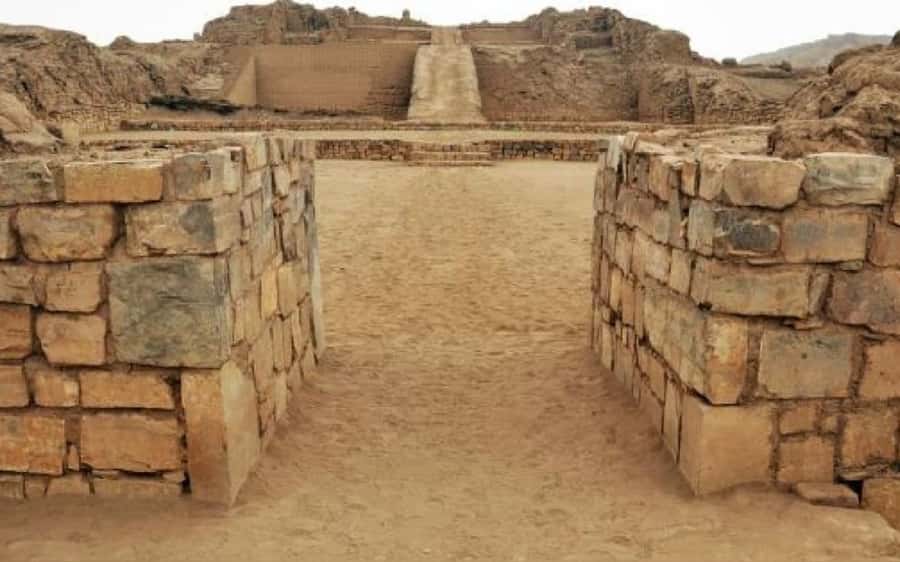 From Lima: Pachacamac Archaeological Site Guided Tour - Walking through the mud-brick compound