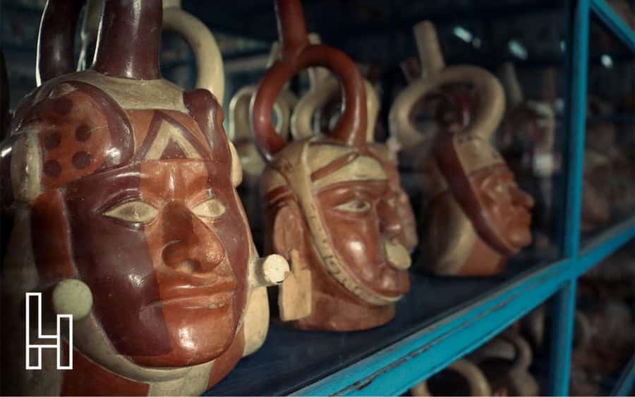 From Lima: Pachacamac Inka Pyramids & The Larco Museum Tour - Guide quality and language considerations