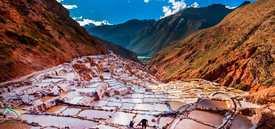 From Ollantaytambo: Moray, Maras, and Chinchero Guided Tour - Chinchero and the work behind a woven souvenir
