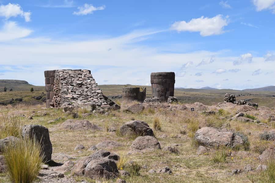 From Puno: 4h tour to Sillustani - Starting above Puno at Puma Uta