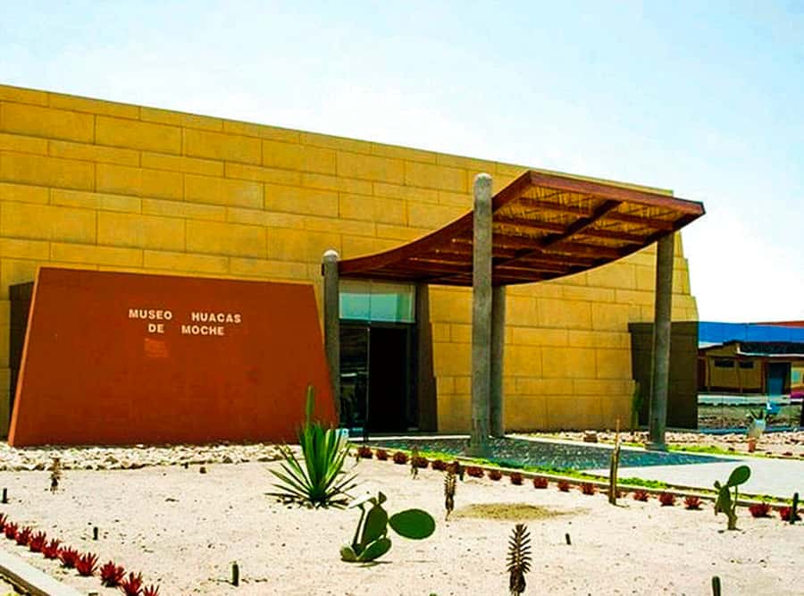 From Trujillo: Complete full day tour with museums - Why this day makes sense in Trujillo
