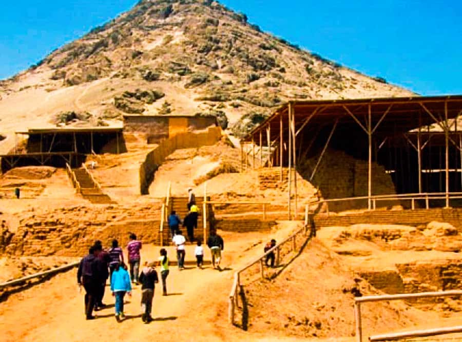 From Trujillo: Complete full day tour with museums - Lunch between the Moche and Chimú sites