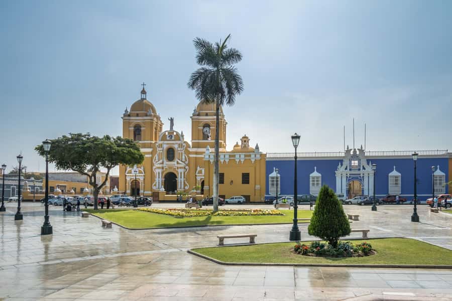 From Trujillo: Temple of the Moon and Sun and Chan Chan - How to make the day work better