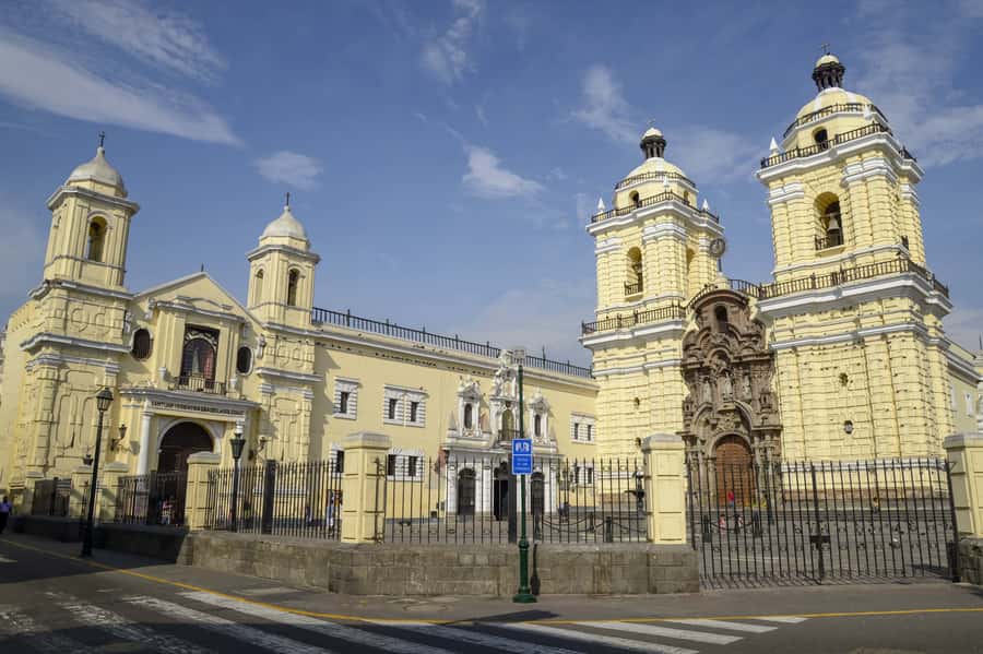 Full-Day Lima: a Culinary, Historic & Traditional City - Barranco, local shops, and Peruvian handicrafts