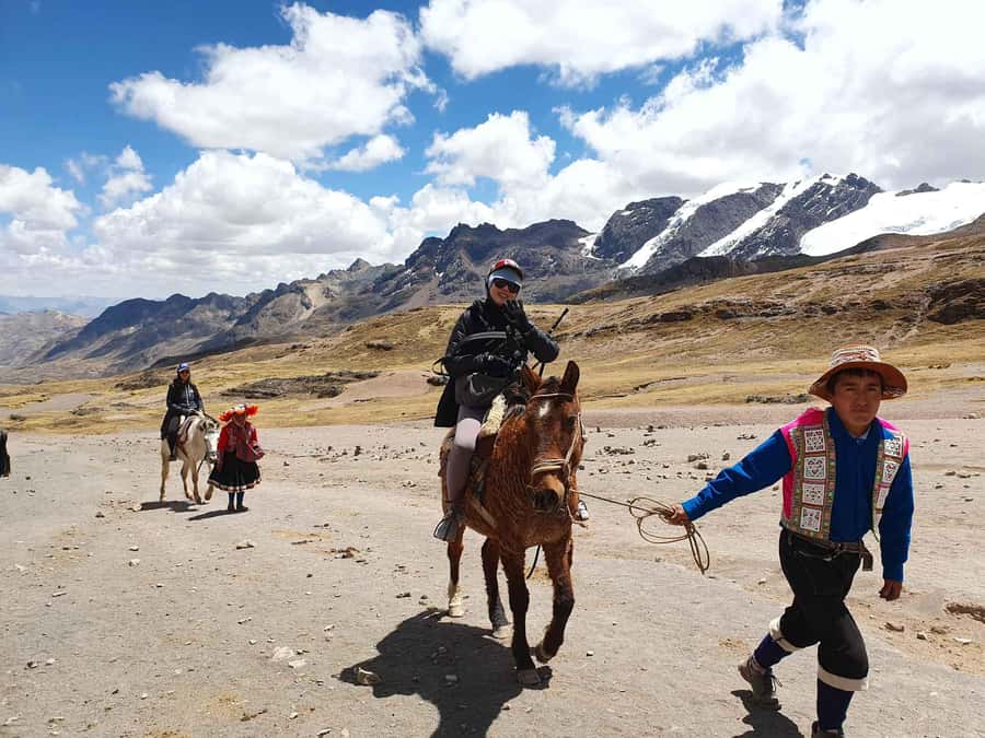 FULL DAY| MOUNTAIN OF COLORS ON HORSEBACK - Key points to know before booking