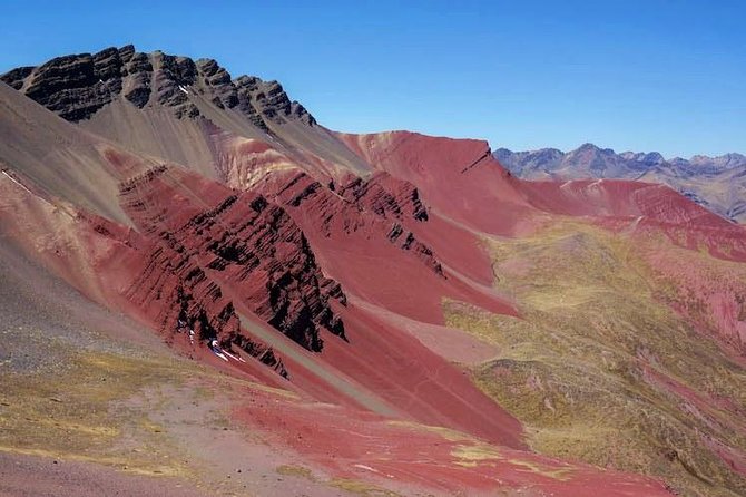 Full Day Rainbow Mountain & Red Valley View Point Tour from Cusco - Wildlife and local life along the route