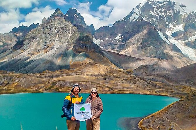 Full-Day Tour to Ausangate 7 Lakes - Walking toward the seven lagoons