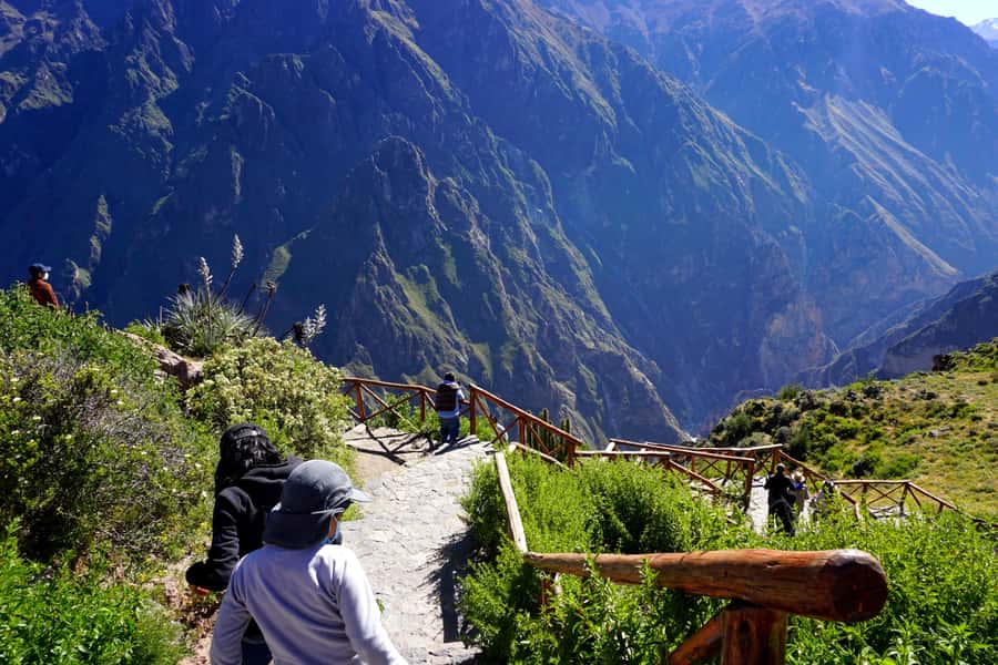 Full Day Trip to Colca Canyon from Arequipa ending in Puno - Lunch and the switch to the Puno vehicle