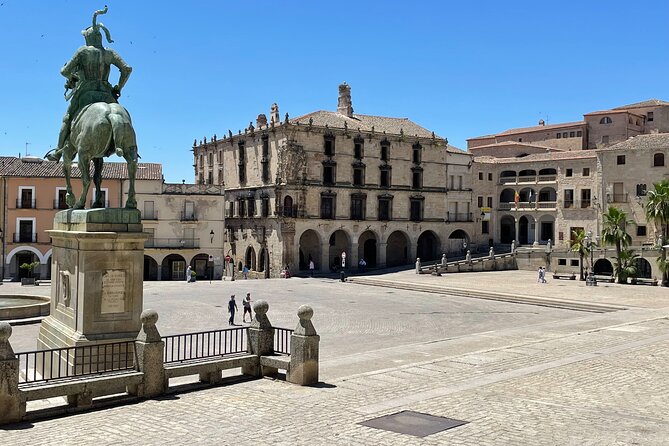 Guided Tours Trujillo Essential - The guide is the main reason to book