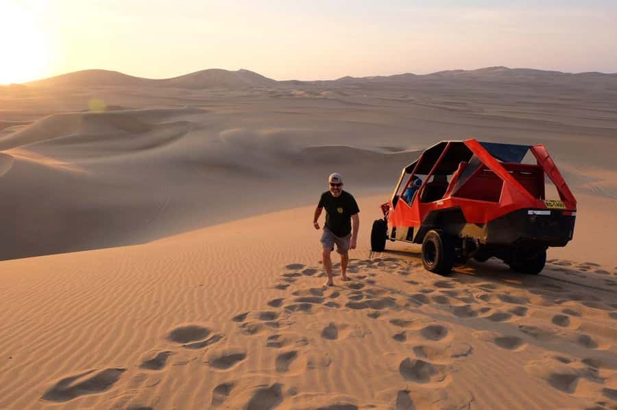 Huacachina: Sandboarding and 4x4 Desert Adventure - Learning to sandboard without overthinking it