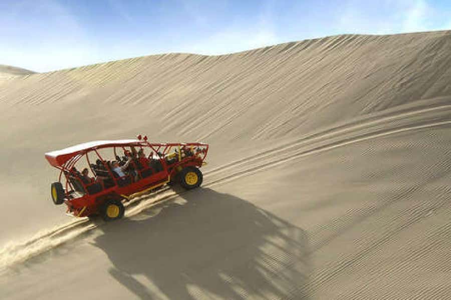 Huacachina: Sandboarding and 4x4 Desert Adventure - The 4x4 ride is half the adventure