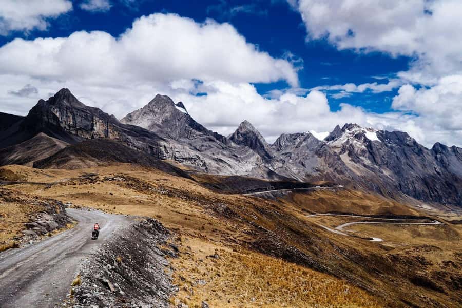 Huaraz: Bike tour | Mountain Biking in the Andes - From Huaraz to Wilcahuain at 8:00 a.m.