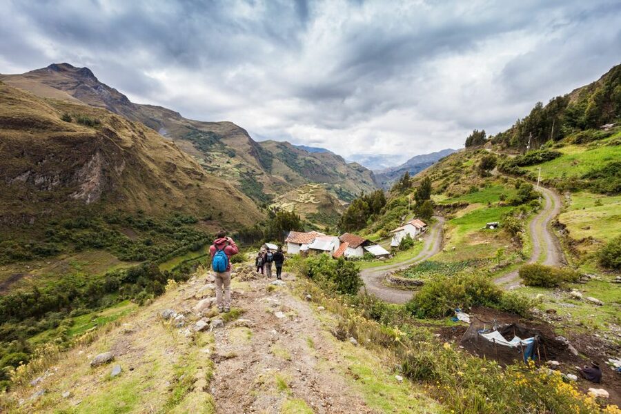 Huaraz: Pastoruri Glacier Day Trip - The 40 to 60 minute walk to Pastoruri Glacier