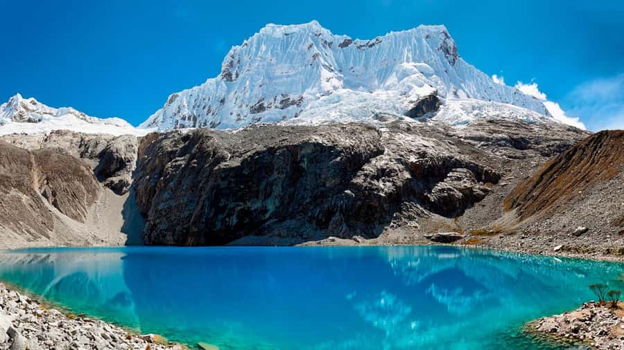 Huaraz: Visit to Laguna 69 - The road into Huascaran National Park